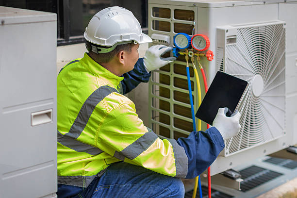 Professional Hvac technician working in Crystal Beach, FL
